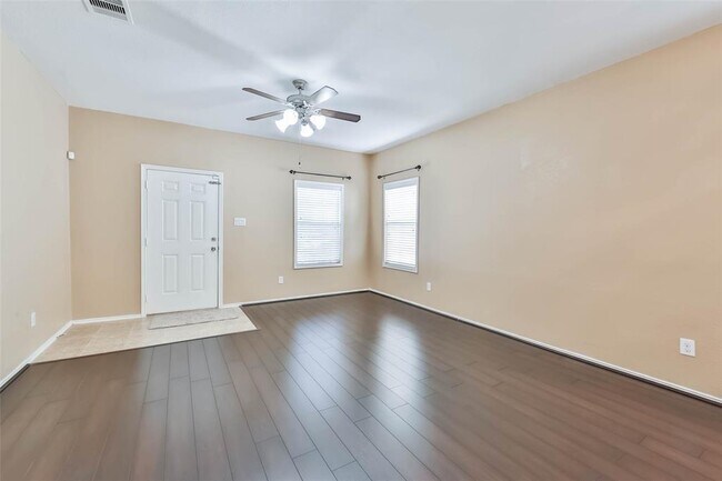 Foto del edificio - 3410 Afton Forest Ln