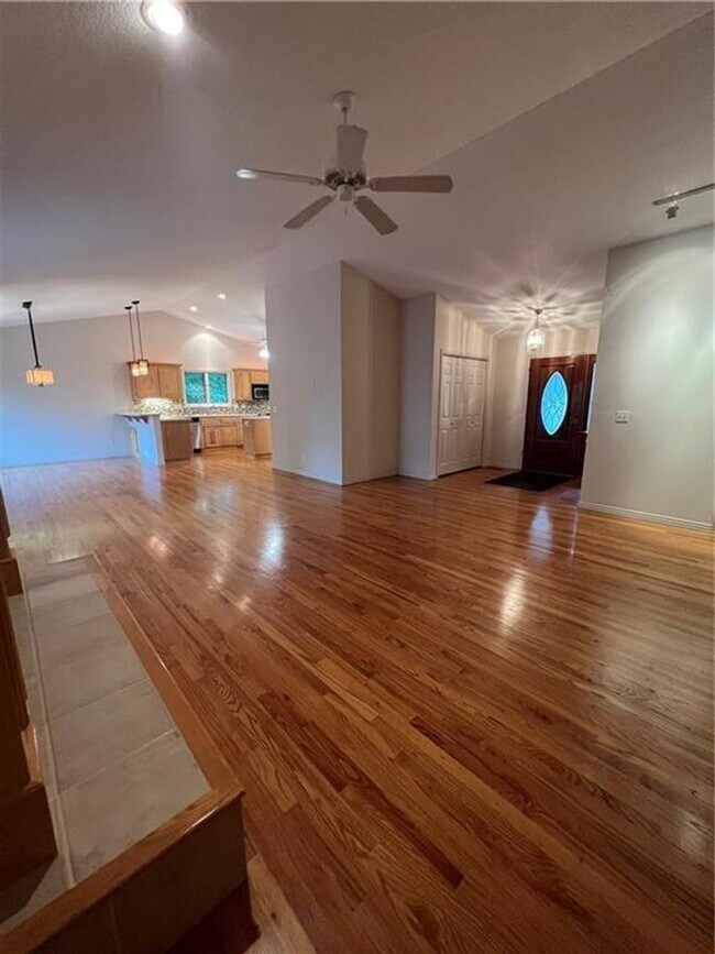 Building Photo - 40 Kintyre Dr