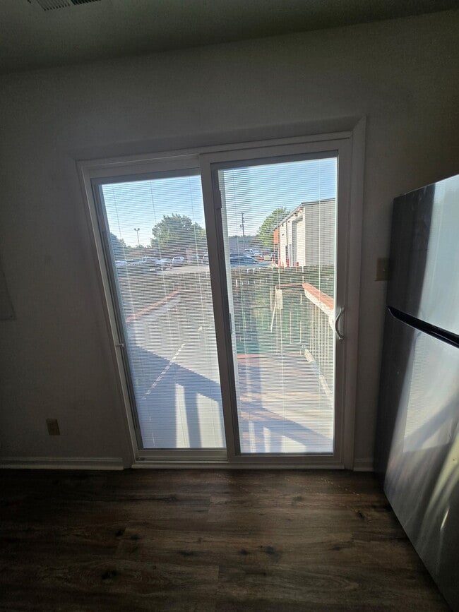 Slider with inset blinds - 2062 Elmhurst Ln