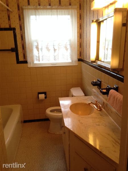 Building Photo - 3001 Cheyenne Ave