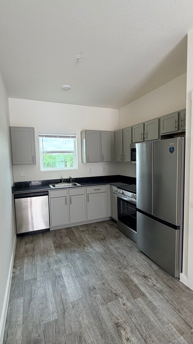 Foto del edificio - Apex Townhomes