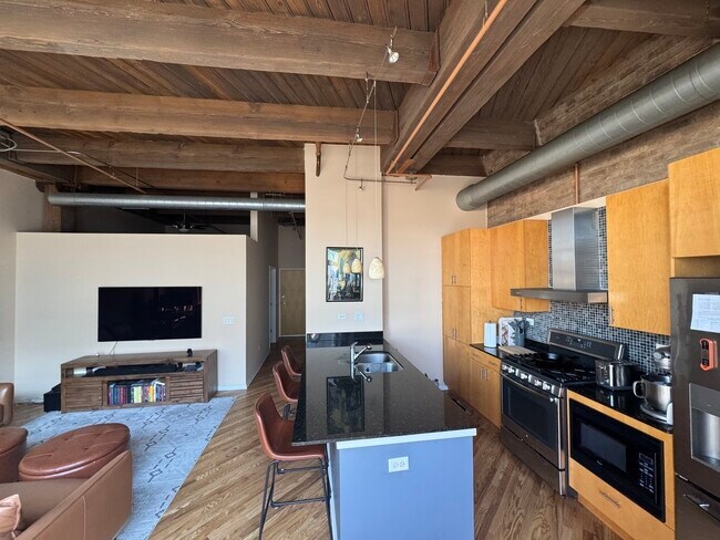 Foto del edificio - 1040 W Adams St