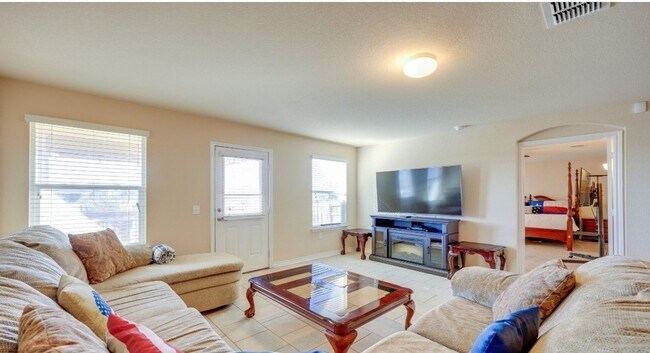 Foto del edificio - 11723 Faldo Wy