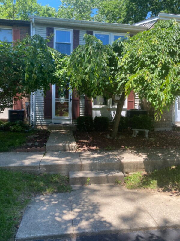 4584 Southridge Dr, Batavia, OH 45103 Condo for Rent in Batavia, OH