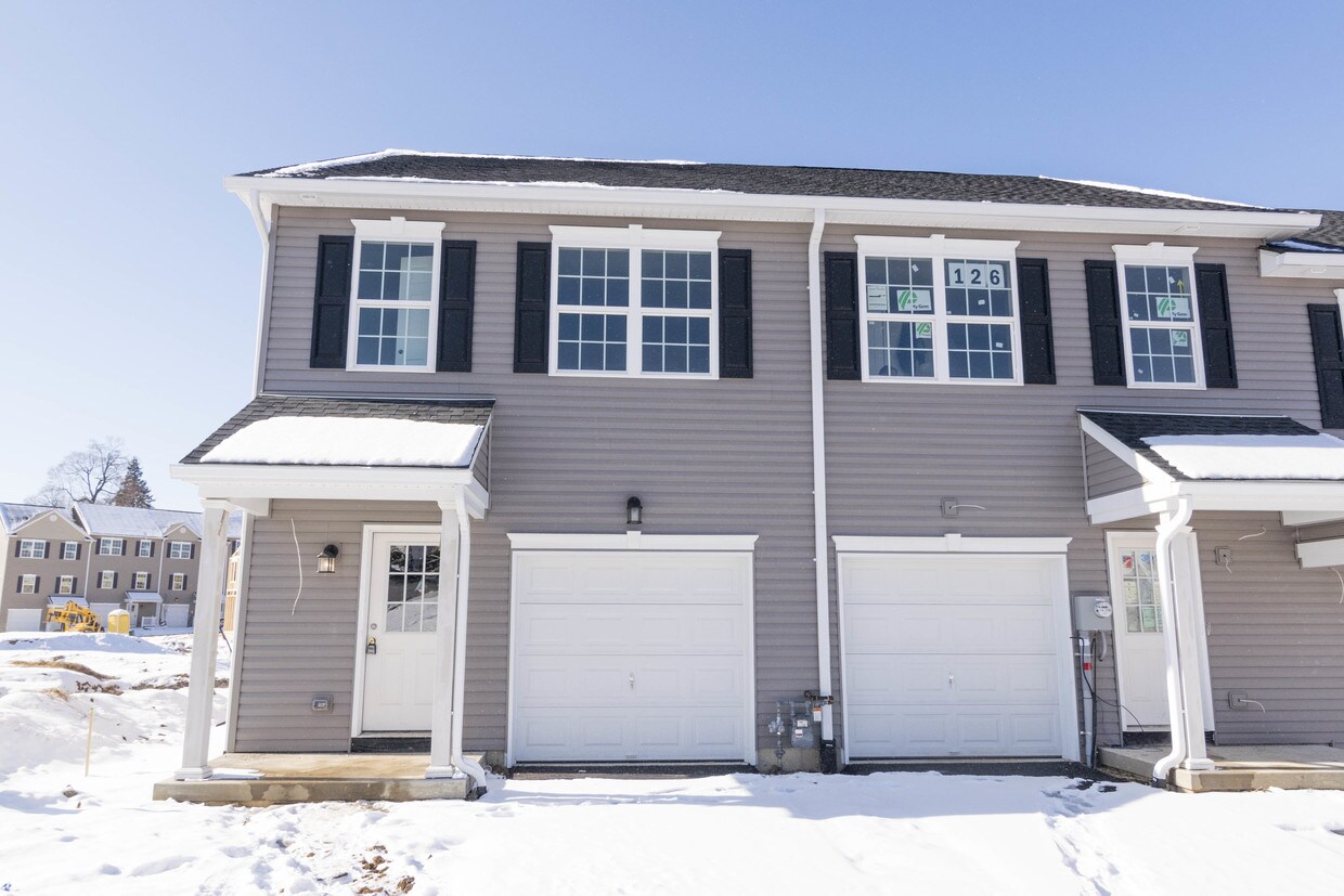 2025 Arey Ln, Whitehall, PA 18052 Condo for Rent in Whitehall, PA