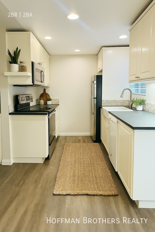 Foto del edificio - 2422 Graham Ave