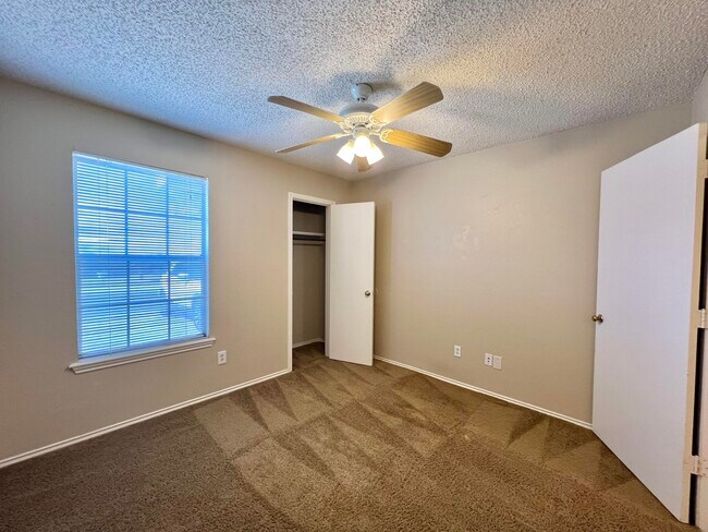 Foto del edificio - 3409 Hyden Ave