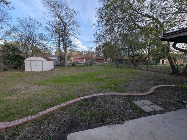 Foto del edificio - 931 Edwards St