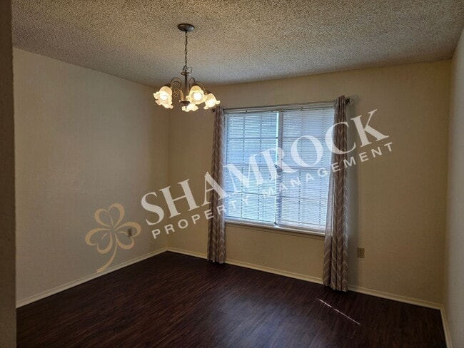Building Photo - 908 Lancelot Cir