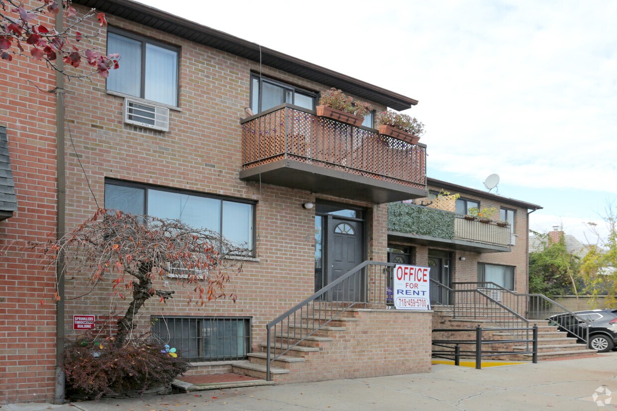 Building Photo - 7316 Yellowstone Blvd