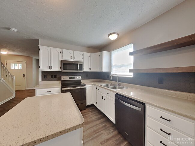 Foto del edificio - 591 Old Farm Rd