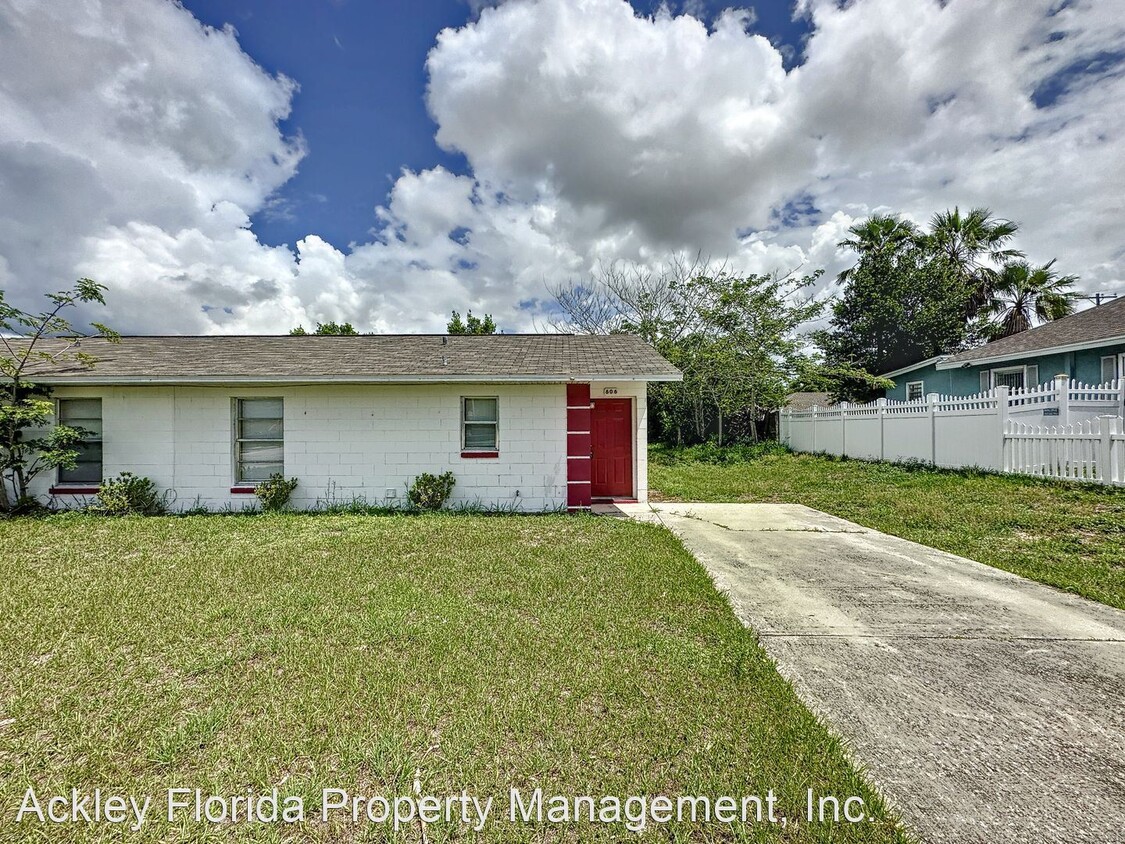 Primary Photo - 2 br, 1 bath House - 606 Claude Homes Seni...