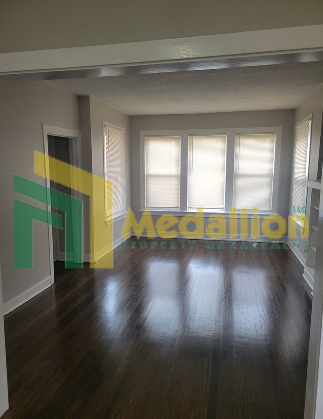 Foto del edificio - Welcome Home. Stunning remodeled Chicago B...