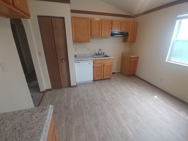 Foto del edificio - Southwest Schools 3BR, 2 car gar $1350/mo