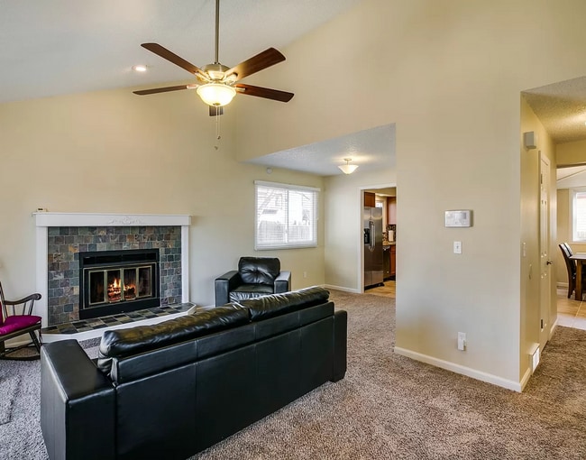 Photo - Stunning 3Bed 3Bath W/ Moutain views and u... House