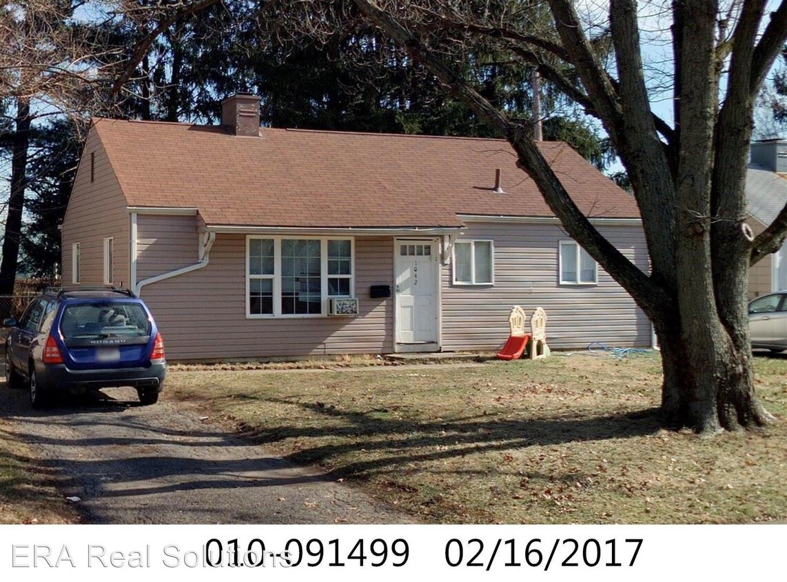 Primary Photo - 3 br, 1 bath House - 1042 S.. Hampton Rd.