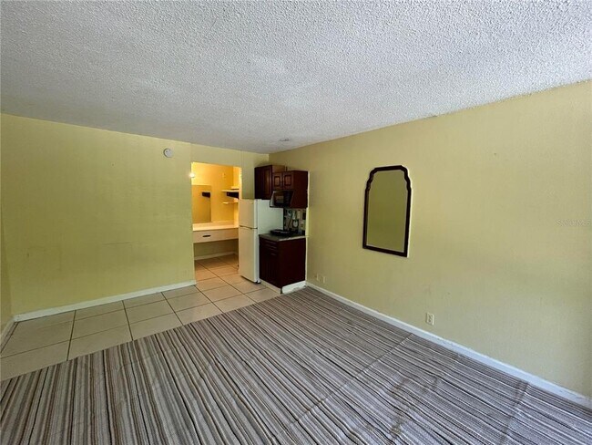 Building Photo - 7900 S Orange Blossom Trail