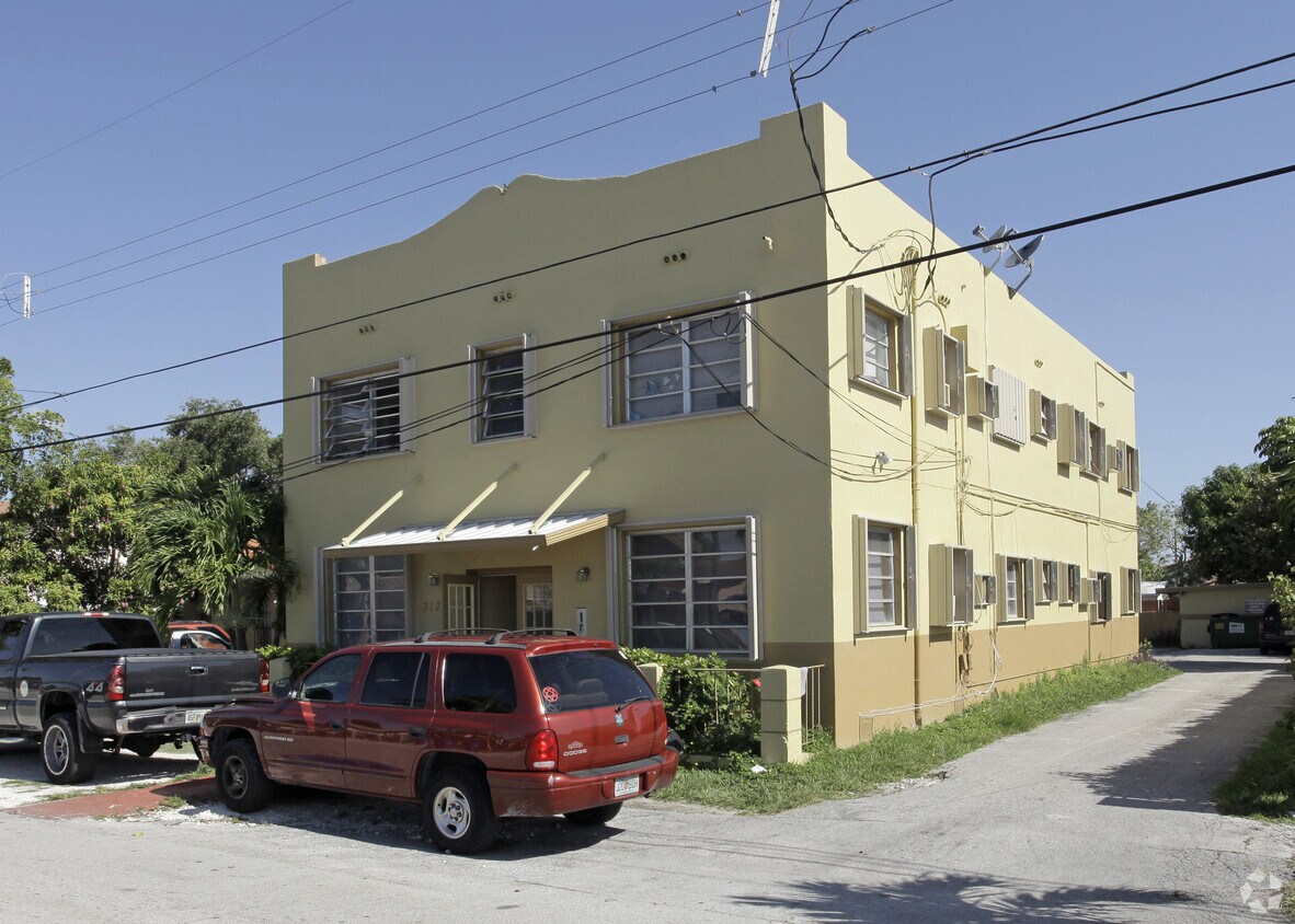 Primary Photo - 3133 SW 23rd Ter