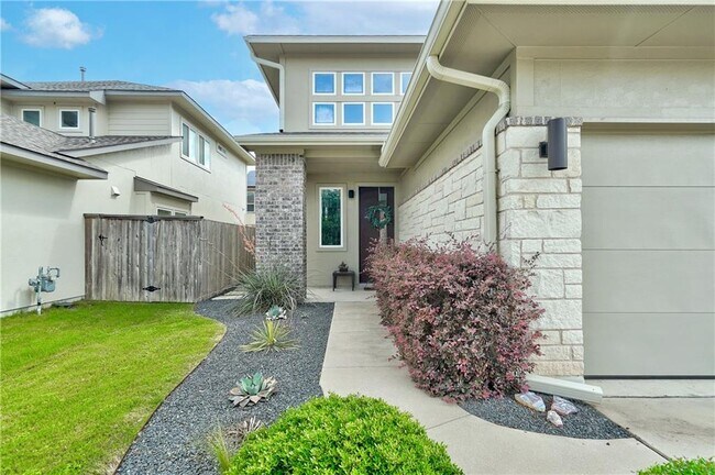 Building Photo - 8004 Izetta Ln