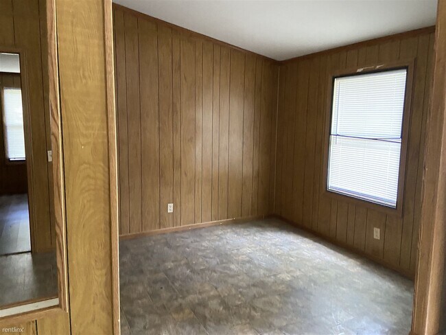 Building Photo - 3 br, 2 bath House - 360 Oak Dr