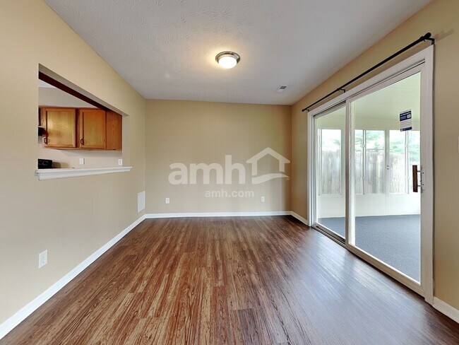 Foto del edificio - 936 Hathaway Dr