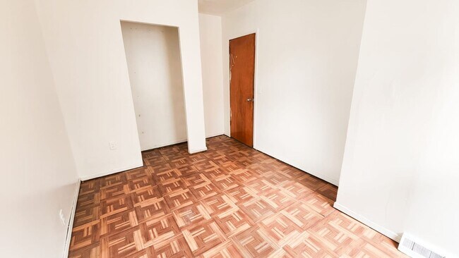 Foto del edificio - 7808 Spafford Rd