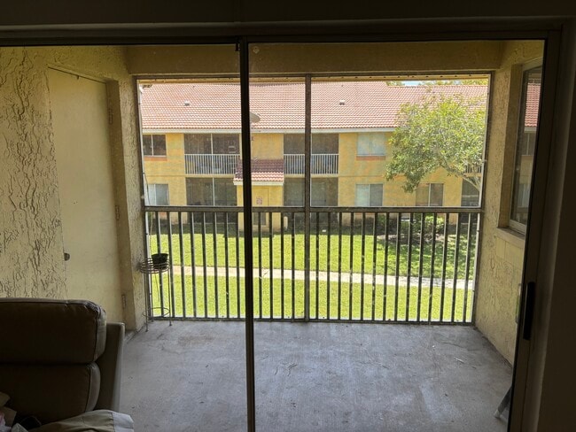 Building Photo - 1108 Coral Club Dr