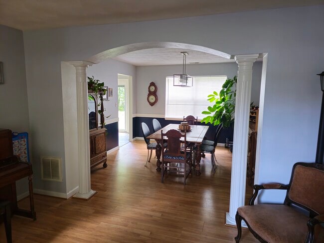 Building Photo - 6734 Burbage Landing Cir