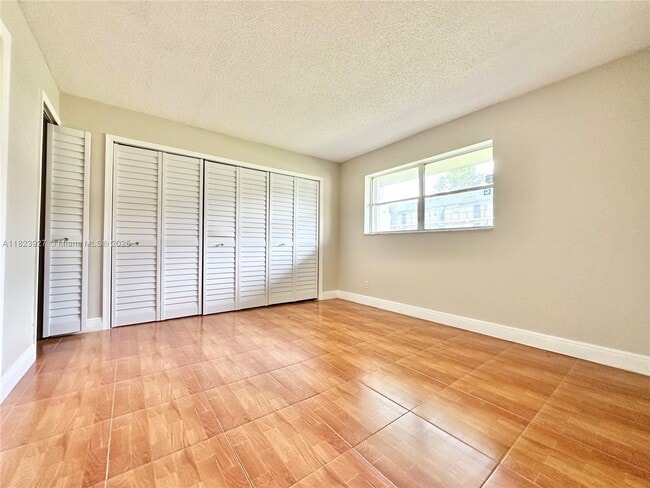 Building Photo - 8001 Fairview Dr