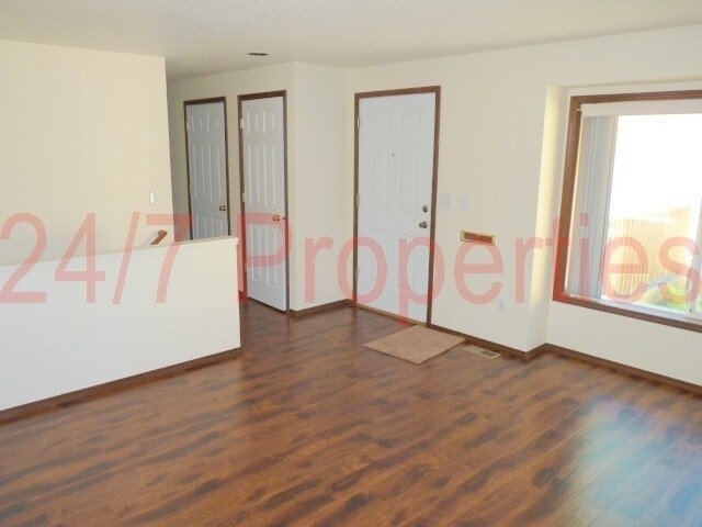 Building Photo - Beautiful West Linn Daylight Ranch