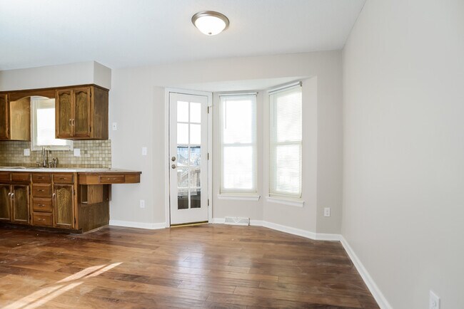 Foto del edificio - 6705 NW Hidden Valley Rd