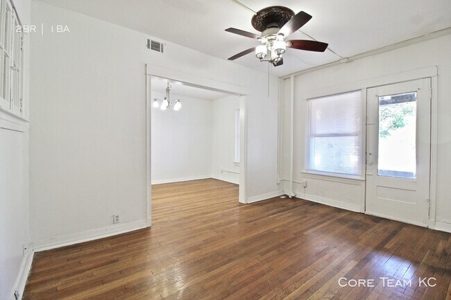 Building Photo - The Boston 2 Bedroom