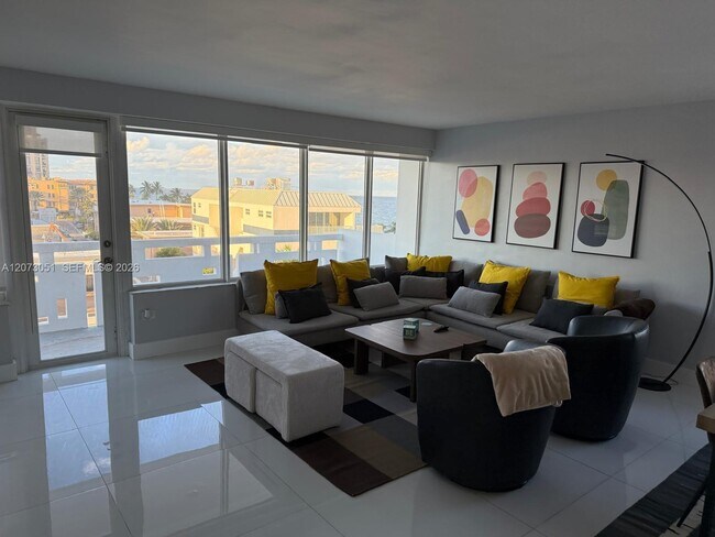 Foto del edificio - 3111 N Ocean Dr