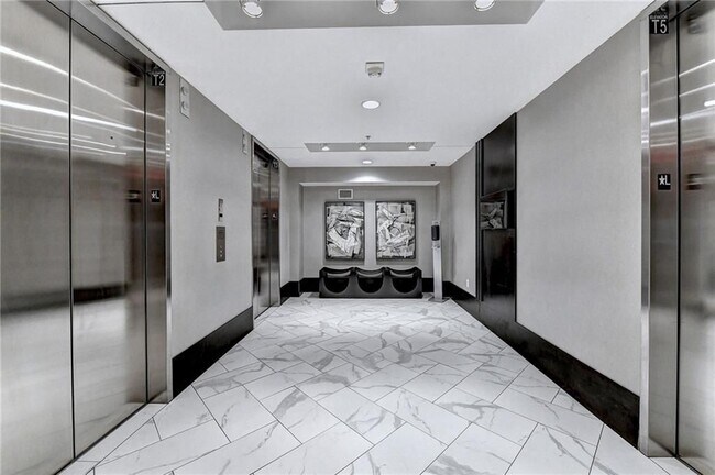 Foto del edificio - 400 W Peachtree St NW