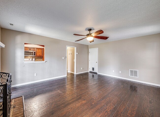 Building Photo - 906 Bellgate Ct