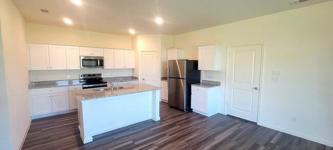 Photo - 14115 Donahue St House