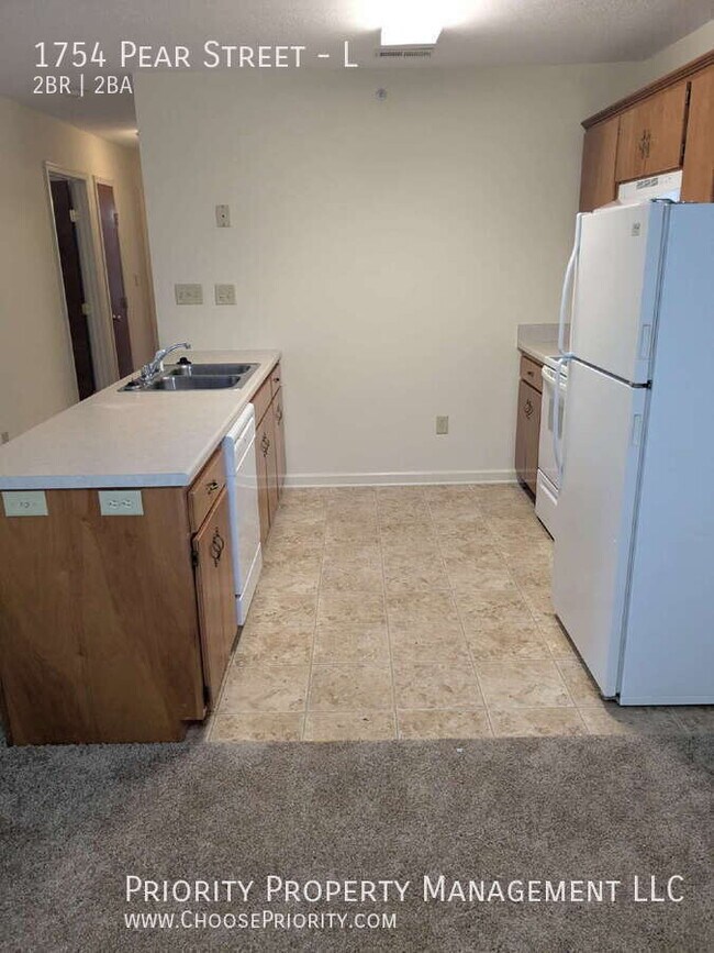 Foto del edificio - 1754 Pear St