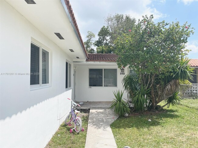 Building Photo - 3150 SW 23rd Terrace