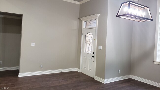 Foto del edificio - 4 br, 3.5 bath House - 5205 South 43rd Street