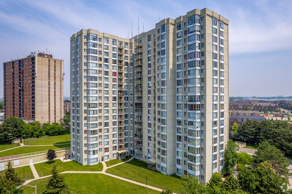 Photo du bâtiment - Riverside Court Condos