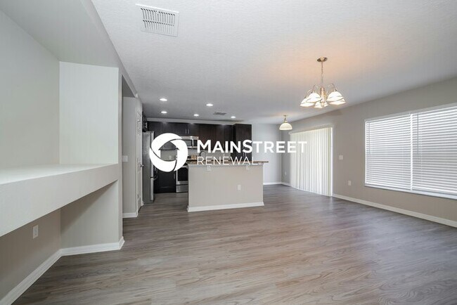 Building Photo - 4 Bedroom Pet-Friendly Home in Kissimmee, FL with Main Street Renewal