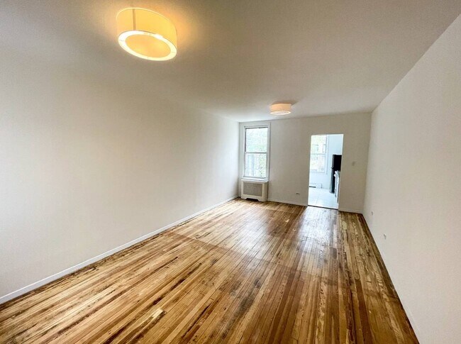 Foto del edificio - 72-45 60th Ln