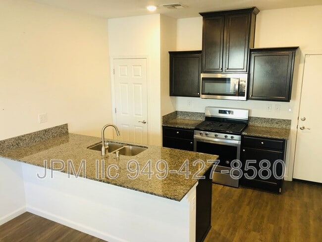 Building Photo - 537 Autumn Breeze Cir