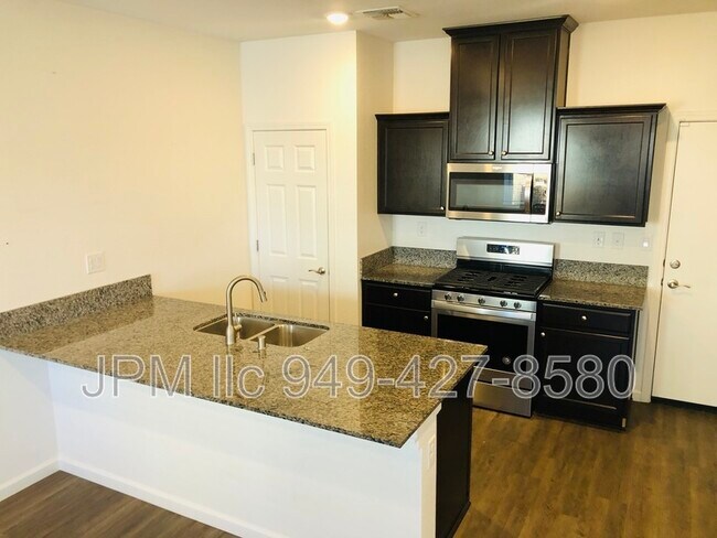 Foto del edificio - 537 Autumn Breeze Cir