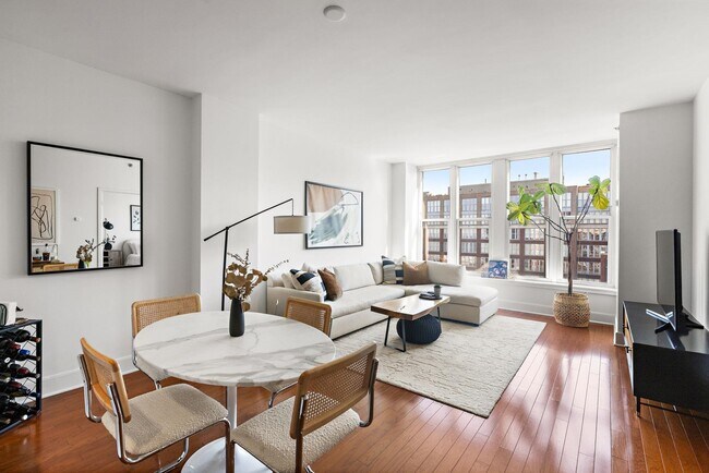 Foto del edificio - 1125 Maxwell Ln