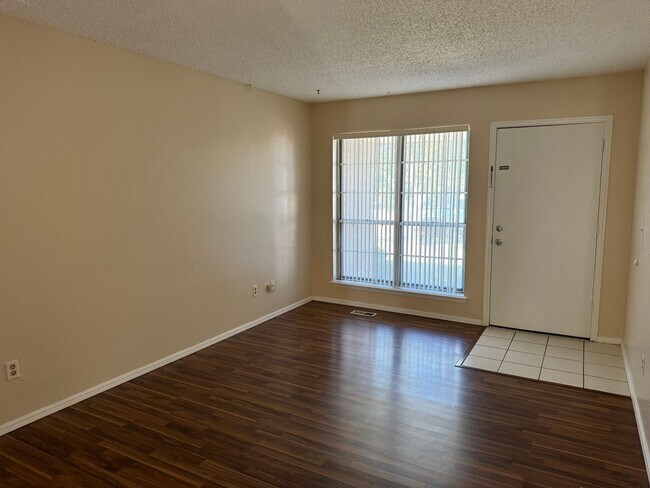 Foto del edificio - 3 bed 1.5 bath in the Heart of Moore