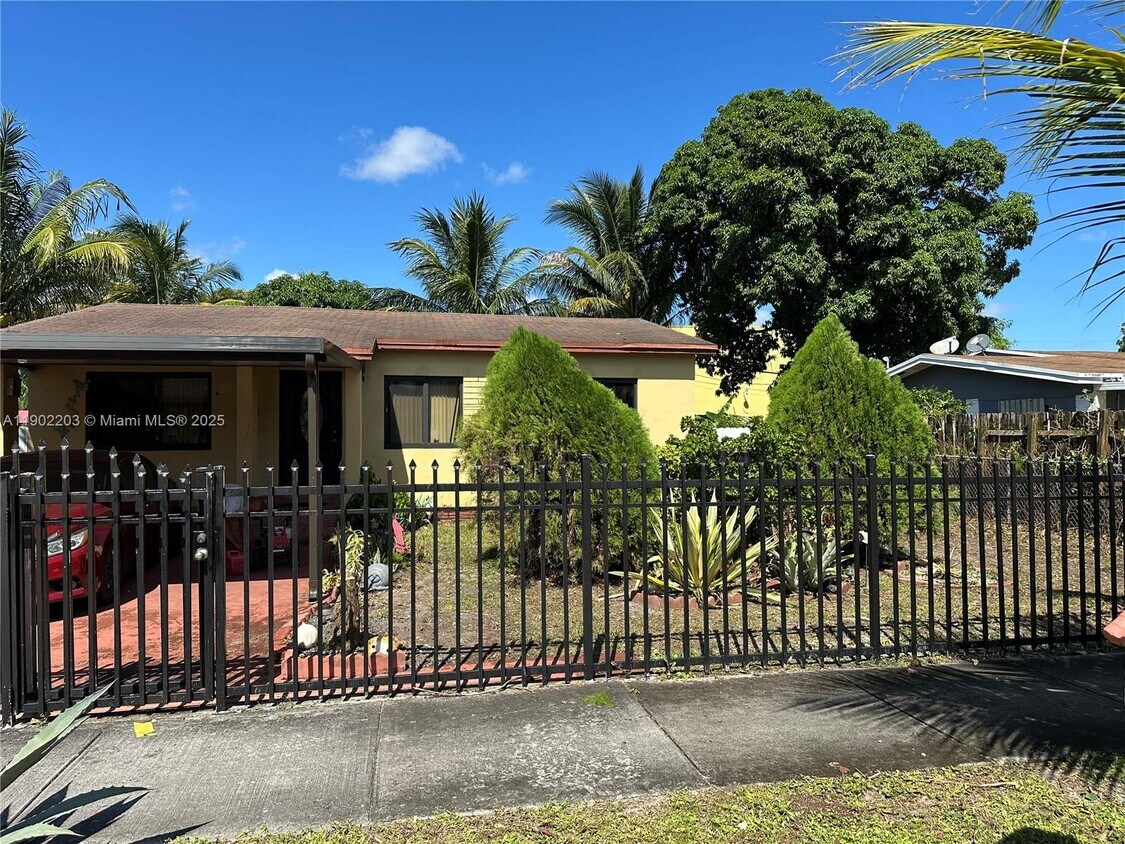 Building Photo - 1395 NW 118th St