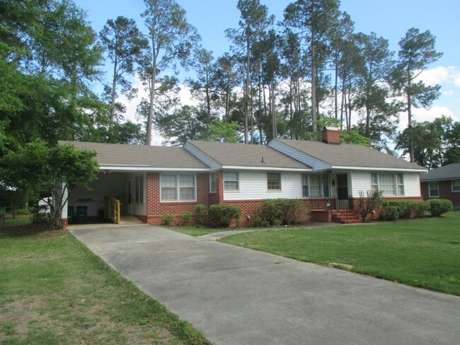 Foto del edificio - 3 Bed, 1.5 Bath Home
