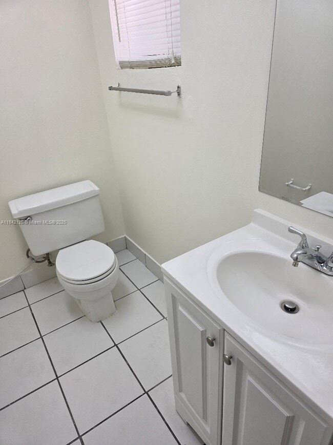 Building Photo - 1121 SW 105th Ave