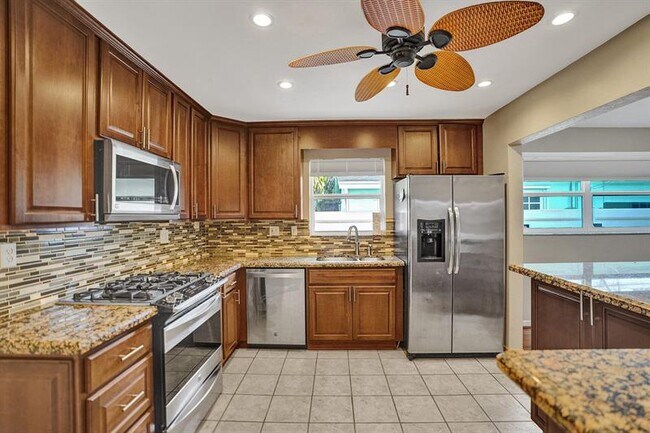 Foto del edificio - 1390 SW 32nd Ave